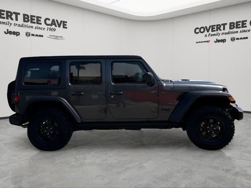 Used 2024 Jeep Wrangler Willys image 11