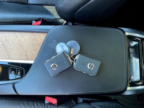 Used 2023 Volvo XC90 T8 Plus w/ Protection Package image 14