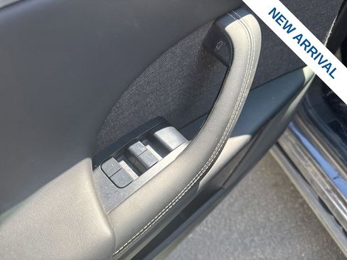 Used 2022 Tesla Model X image 19