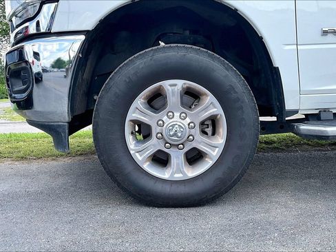 Used 2024 RAM 2500 Big Horn AWD/4WD image 2