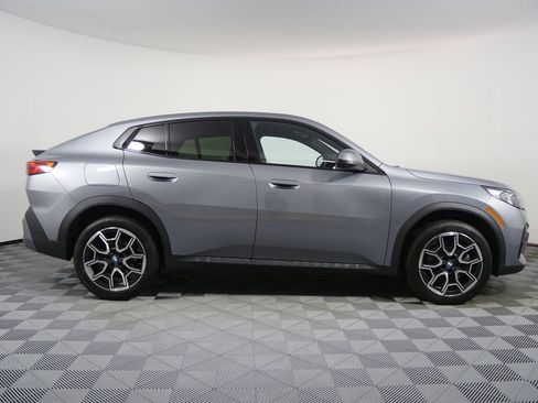 Certified 2025 BMW X2 xDrive28i AWD/4WD image 2