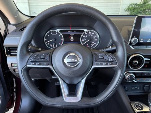 Used 2025 Nissan Sentra SV FWD image 27