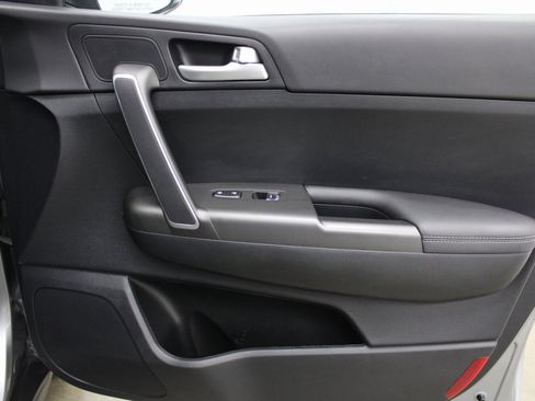 Used 2022 Kia Sportage LX image 27