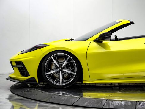 Used 2021 Chevrolet Corvette Stingray Premium Cpe w/ Z51 Performance Package RWD image 11