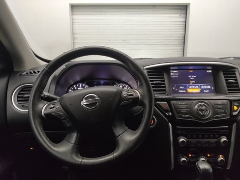 Used 2020 Nissan Pathfinder SV FWD image 22