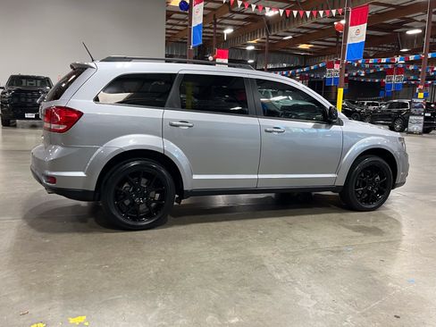 Used 2016 Dodge Journey SXT w/ Blacktop Package FWD image 6