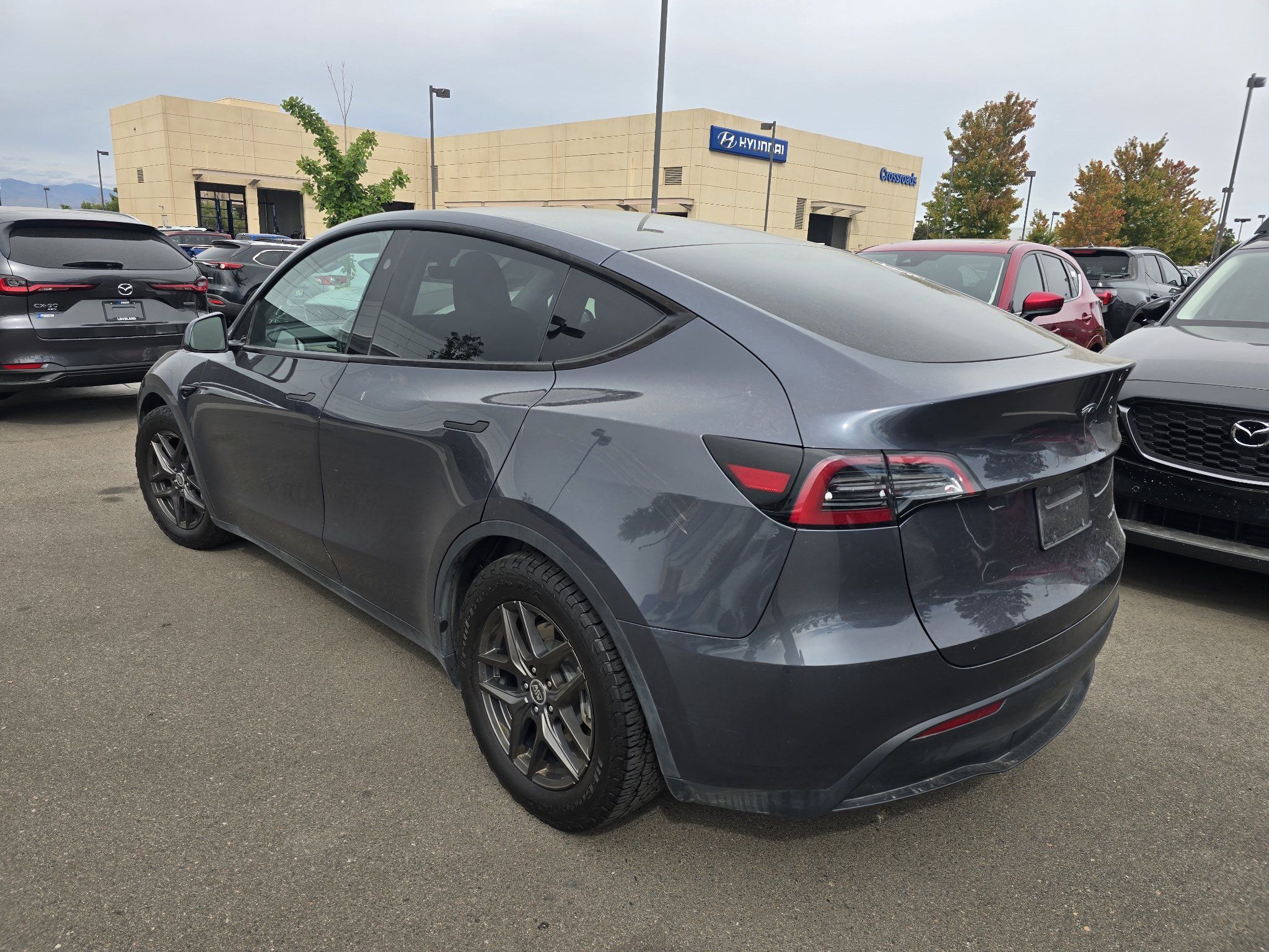 Used 2023 Tesla Model Y AWD image 3