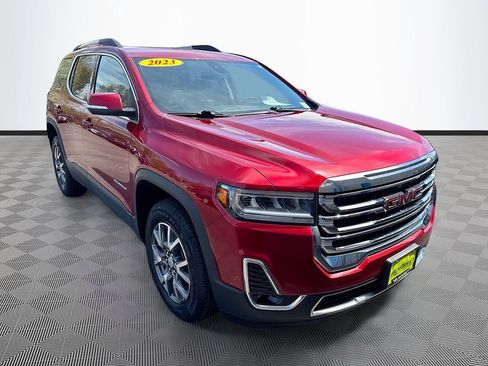 Used 2023 GMC Acadia SLT AWD/4WD image 3