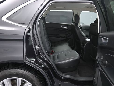 Used 2024 Ford Edge Titanium image 25