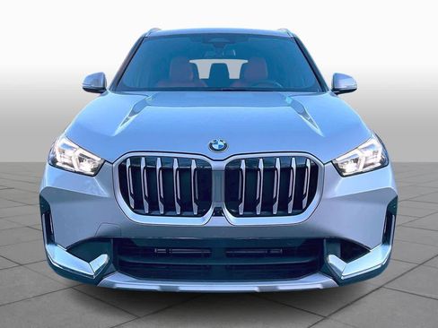 Certified 2025 BMW X1 xDrive28i w/ Technology Package image 3