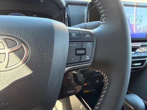Used 2026 Toyota Camry SE w/ Convenience Package FWD image 9