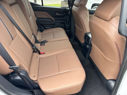 New 2026 Toyota 4Runner Limited AWD/4WD image 17