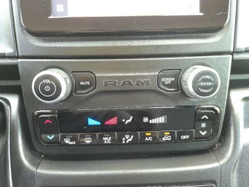 Used 2025 RAM ProMaster 2500 w/ Convenience Group FWD image 33