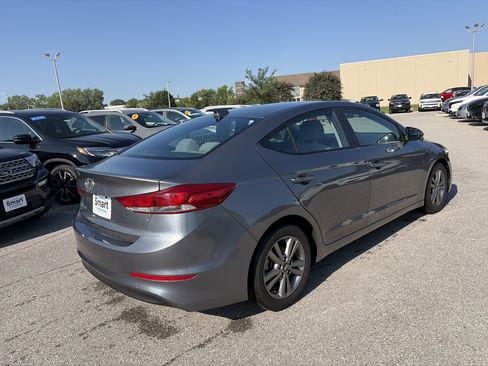 Used 2018 Hyundai Elantra SEL FWD image 5