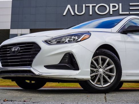 Used 2019 Hyundai Sonata SE image 2