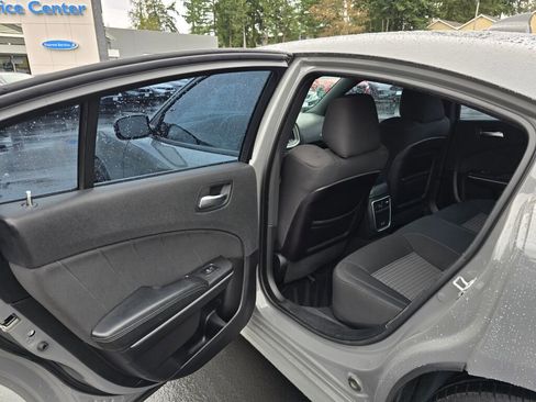 Used 2019 Dodge Charger Scat Pack image 4