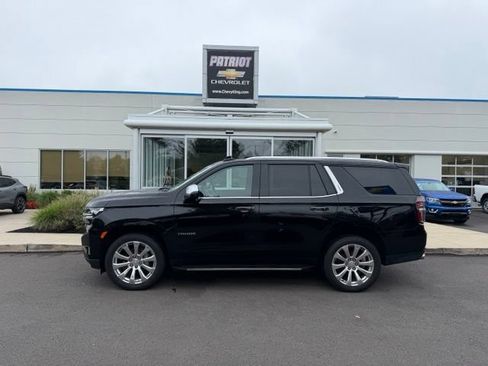 Used 2021 Chevrolet Tahoe Premier w/ Premium Package AWD/4WD image 1