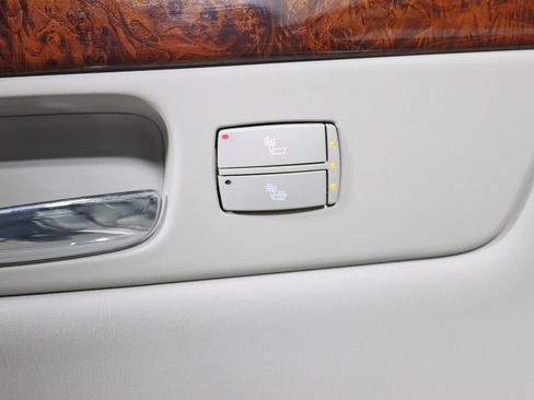 Used 2006 Cadillac DTS image 29