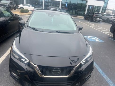 Used 2020 Nissan Versa SR w/ Convenience Package image 2