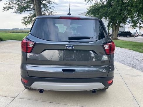 Used 2019 Ford Escape SE FWD image 4