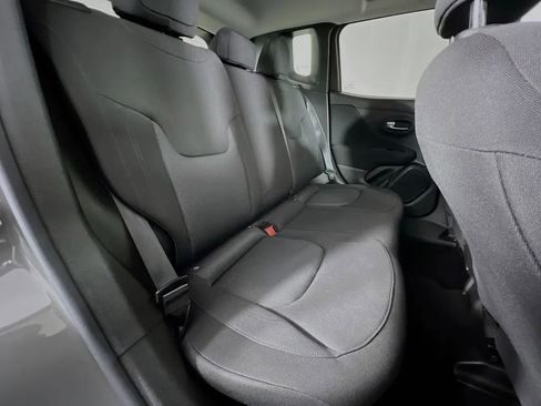 Used 2019 Jeep Renegade Sport image 26