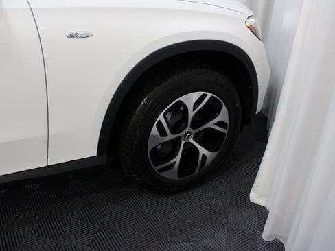 New 2025 Mercedes-Benz GLC 350e 4MATIC image 12