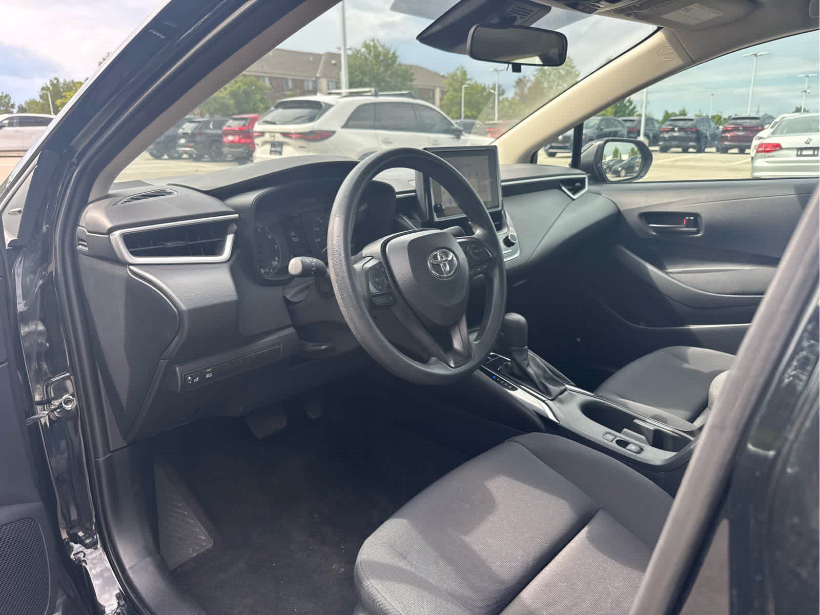 Used 2025 Toyota Corolla LE FWD image 6