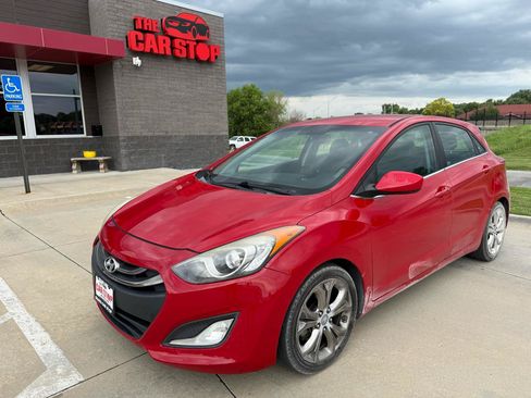 Used 2013 Hyundai Elantra GT w/ Touch & Go Pkg FWD image 2