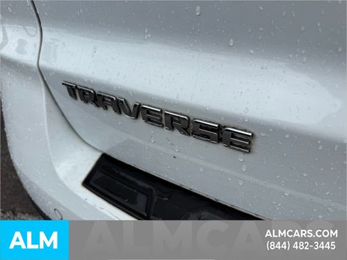Used 2017 Chevrolet Traverse LT FWD image 8