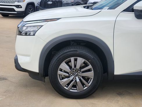 Used 2025 Nissan Pathfinder SV AWD/4WD image 8