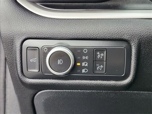 Certified 2022 Ford Explorer XLT w/ Equipment Group 202A image 25