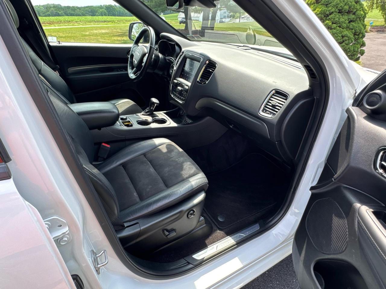 Used 2019 Dodge Durango R/T w/ Technology Group AWD/4WD image 9