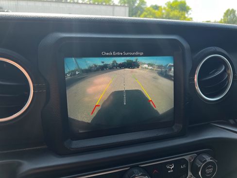 Used 2019 Jeep Wrangler Unlimited Sahara w/ Dual Top Group image 21