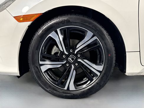Used 2017 Honda Civic Touring image 32