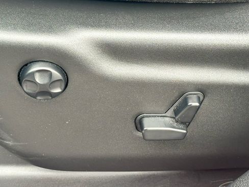 Used 2020 Jeep Grand Cherokee Altitude image 11