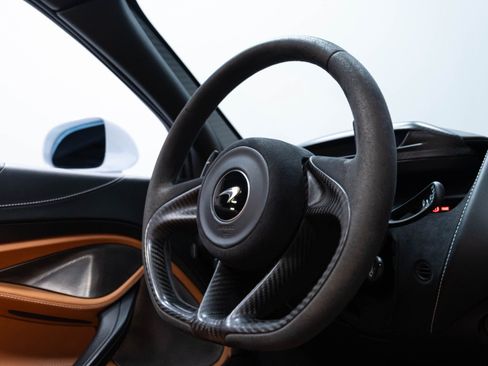 Used 2020 McLaren 720S Luxury RWD image 34