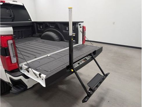 Used 2026 Ford F250 Platinum image 40