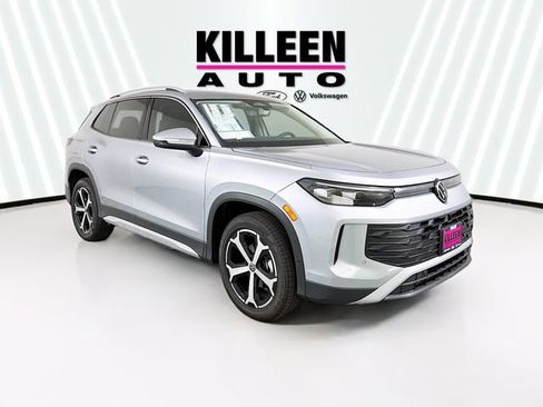 New 2025 Volkswagen Tiguan SE image 1