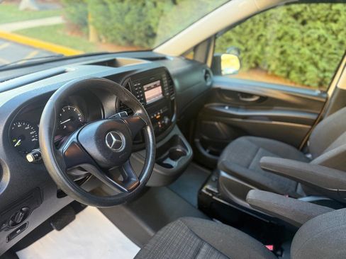 Used 2016 Mercedes-Benz Metris Cargo 3dr Mini Van image 29