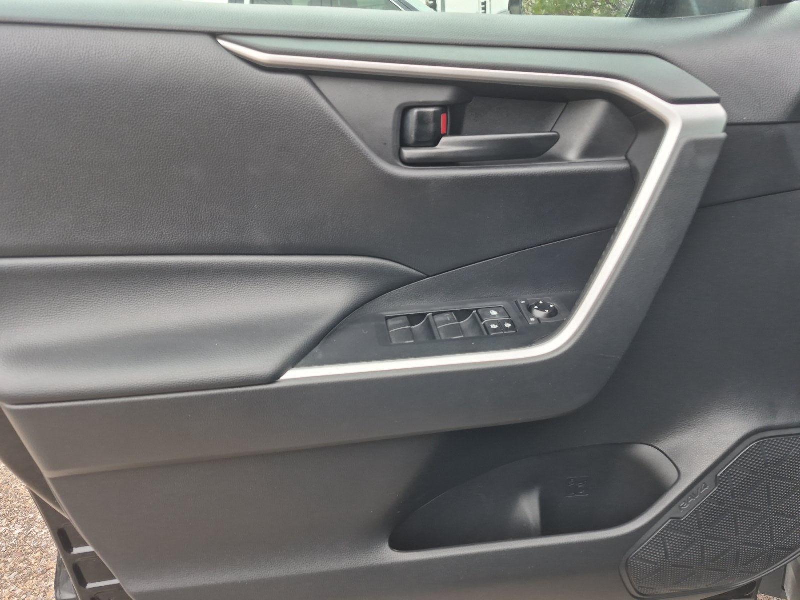 Used 2020 Toyota RAV4 LE w/ All Weather Liner Package AWD/4WD image 14
