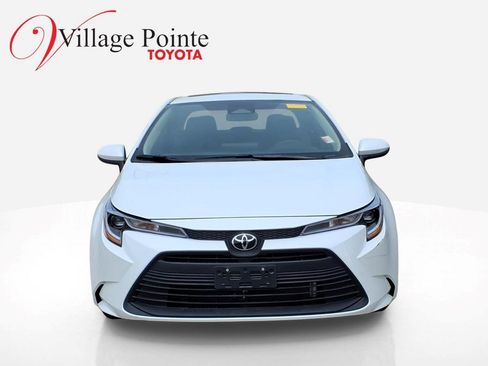Used 2024 Toyota Corolla LE w/ LE Premium Package FWD image 2