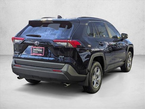 Used 2025 Toyota RAV4 XLE w/ Convenience Package FWD image 2