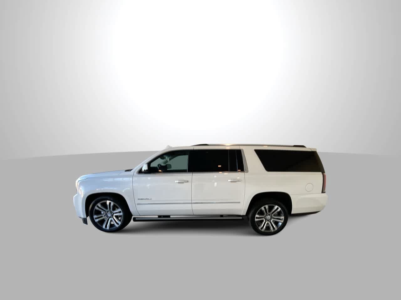 Used 2019 GMC Yukon XL Denali w/ Denali Ultimate Package AWD/4WD image 5