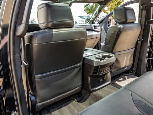 Used 2022 Toyota Tundra Platinum AWD/4WD image 36