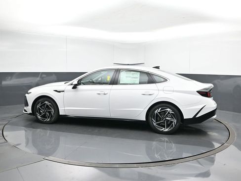 New 2026 Hyundai Sonata SEL FWD image 3