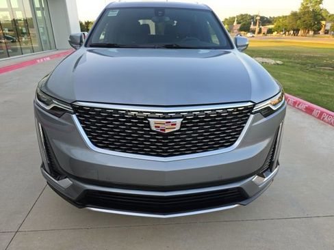 New 2025 Cadillac XT6 Luxury image 8