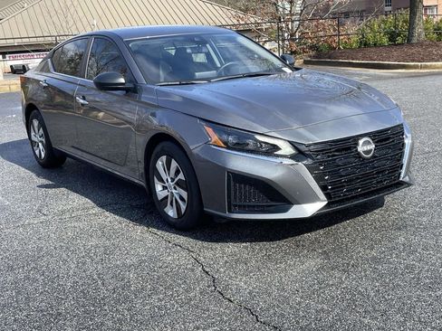 Used 2025 Nissan Altima 2.5 S image 7