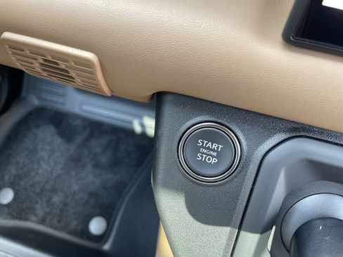 Used 2025 Land Rover Defender 130 X-Dynamic SE AWD/4WD image 26