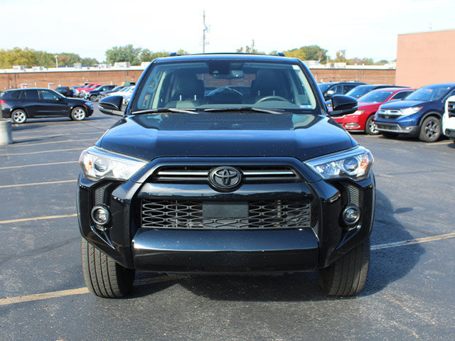 Certified 2021 Toyota 4Runner SR5 Premium w/ Moonroof Package AWD/4WD image 3