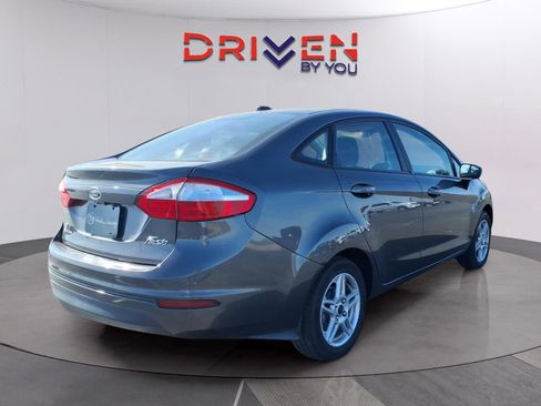 Used 2019 Ford Fiesta SE image 5